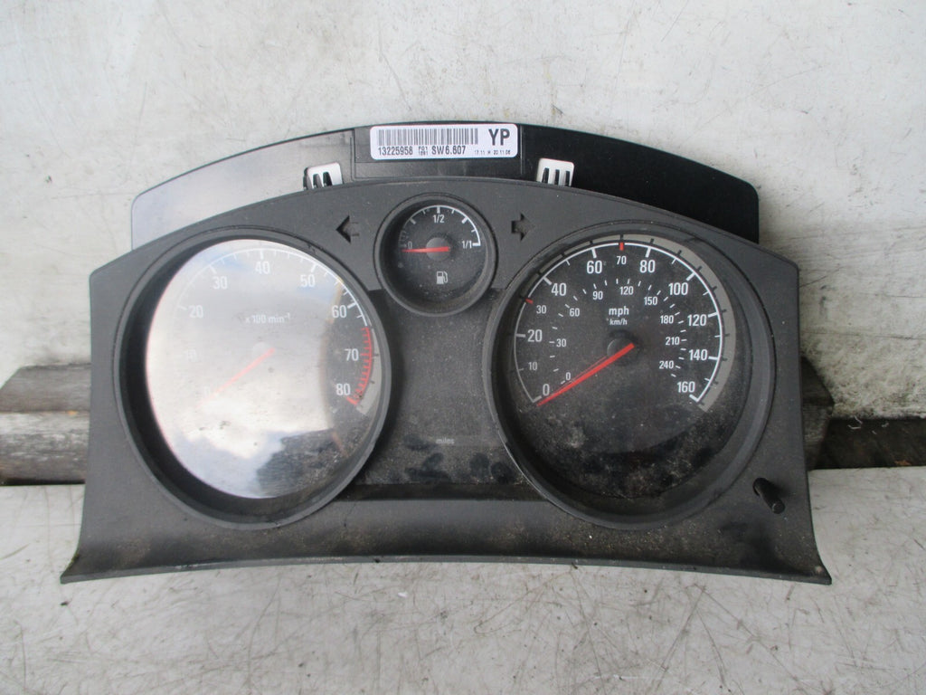 VAUXHALL ZAFIRA B 2007 SPEEDOMETER INSTRUMENT CLUSTER 13225958