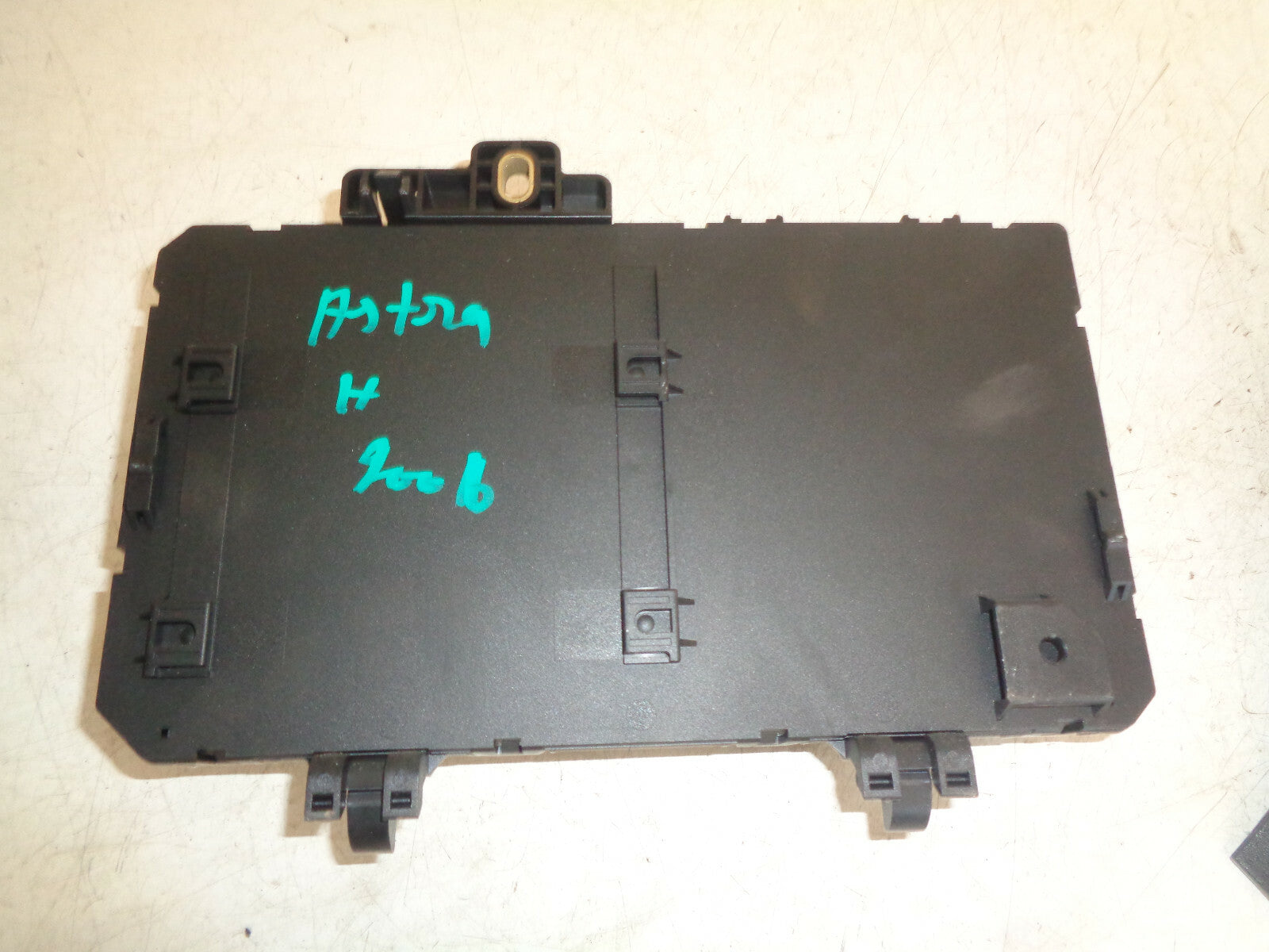 VAUXHALL ASTRA MK5 2006 1.3 CDTI UNDER DASHBOARD DASH FUSE RELAY 13222173