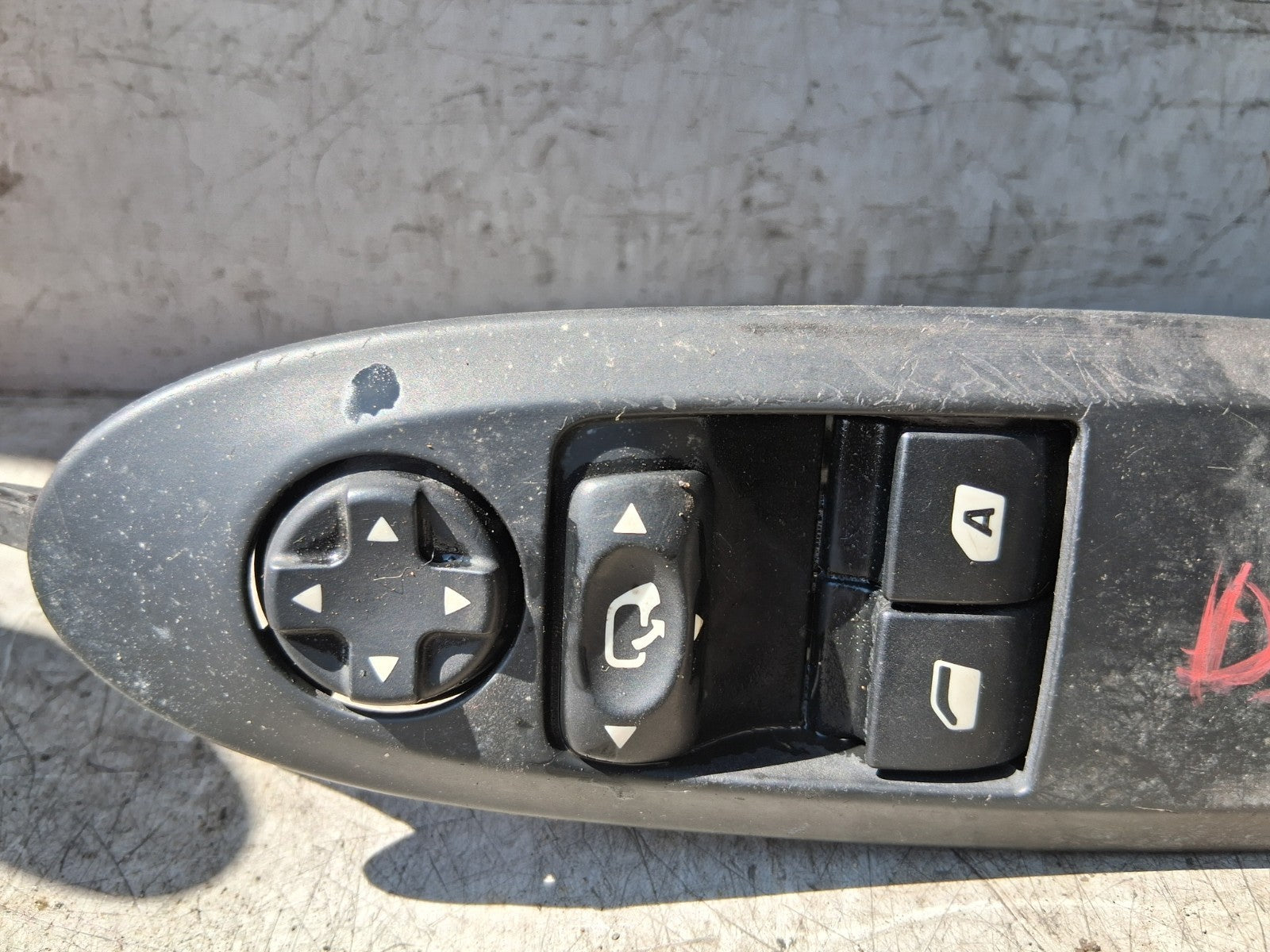 2011 CITROEN DS3 OSF DRIVER SIDE FRONT RIGHT WINDOW CONTROL SWITCH 96652235XT