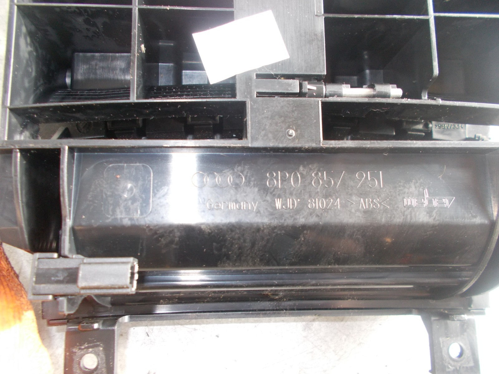 AUDI A3 2008 MK2 8P1 FRONT BLACK ASH TRAY 8P0857951