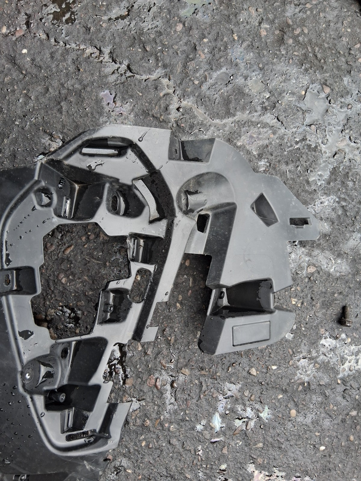 2023 PEUGEOT 5008 MK2 NS PASSENGER SIDE FRONT BUMPER MOUNTING BRACKET 9836769680
