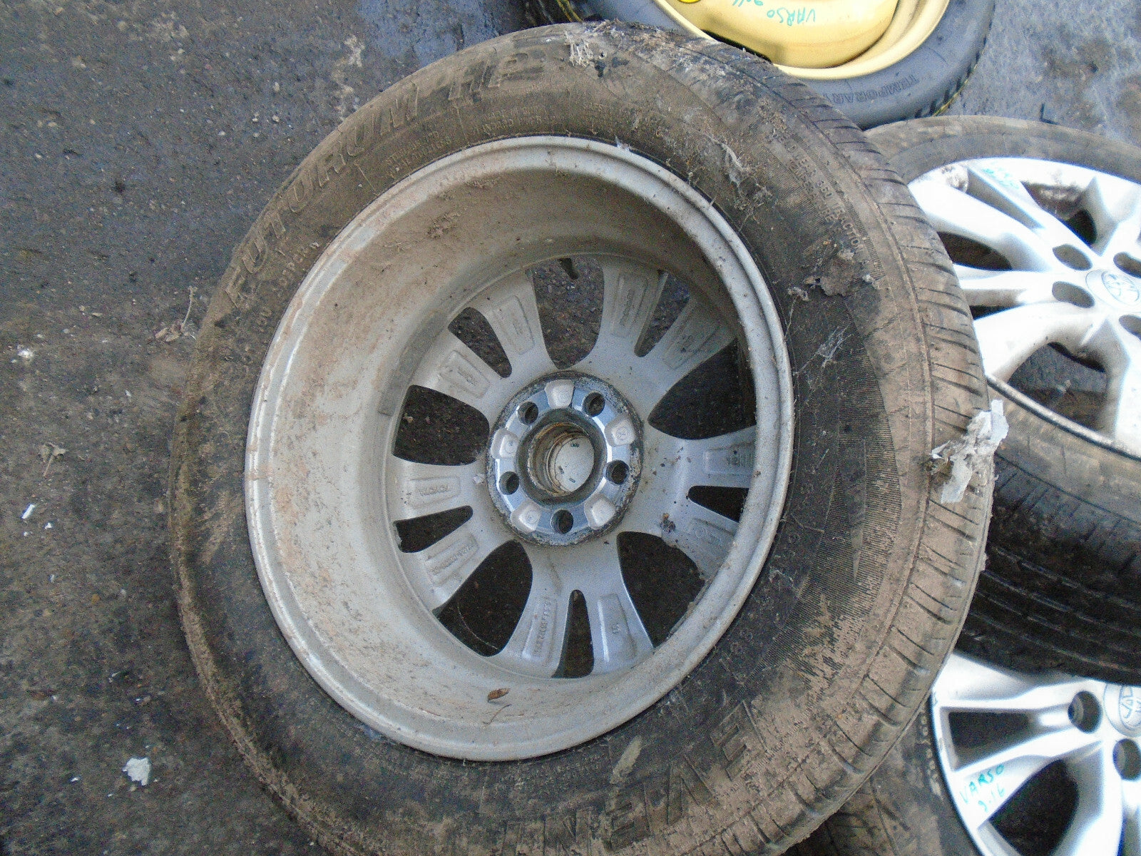 TOYOTA VERSO 2016 15 INCH SINGLE ALLOY WHEEL WITH TYRE 185/65R15 REF 3