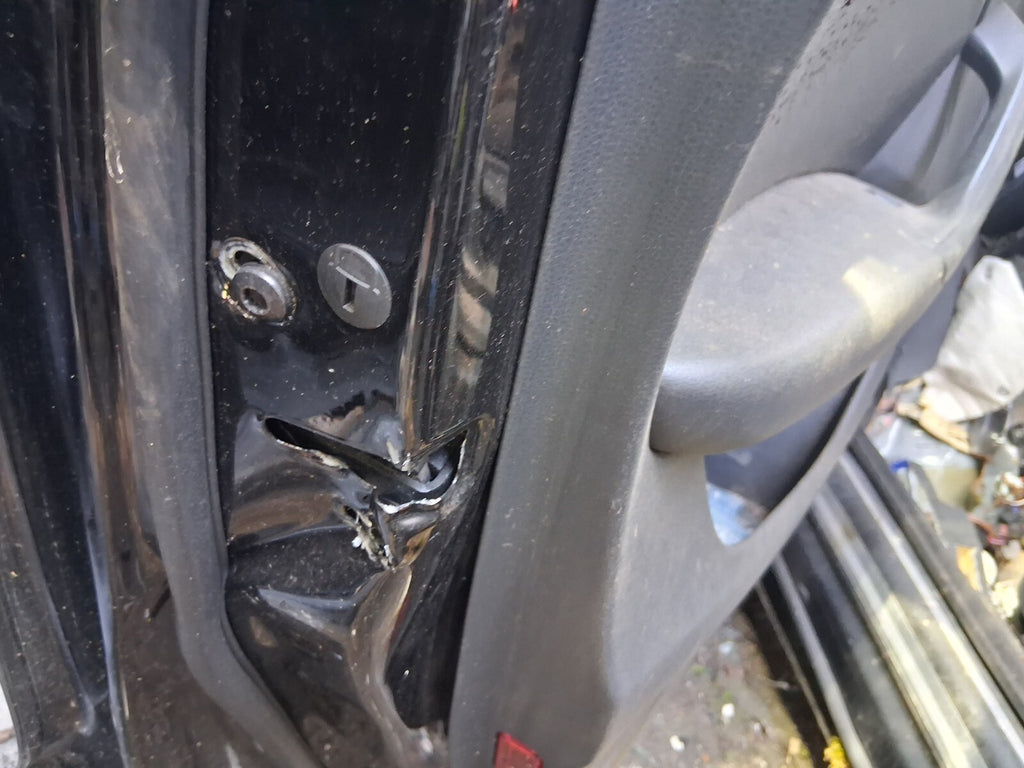 2016 AUDI Q3 8U NSF PASSENGER SIDE FRONT DOOR LOCK MECHANISM