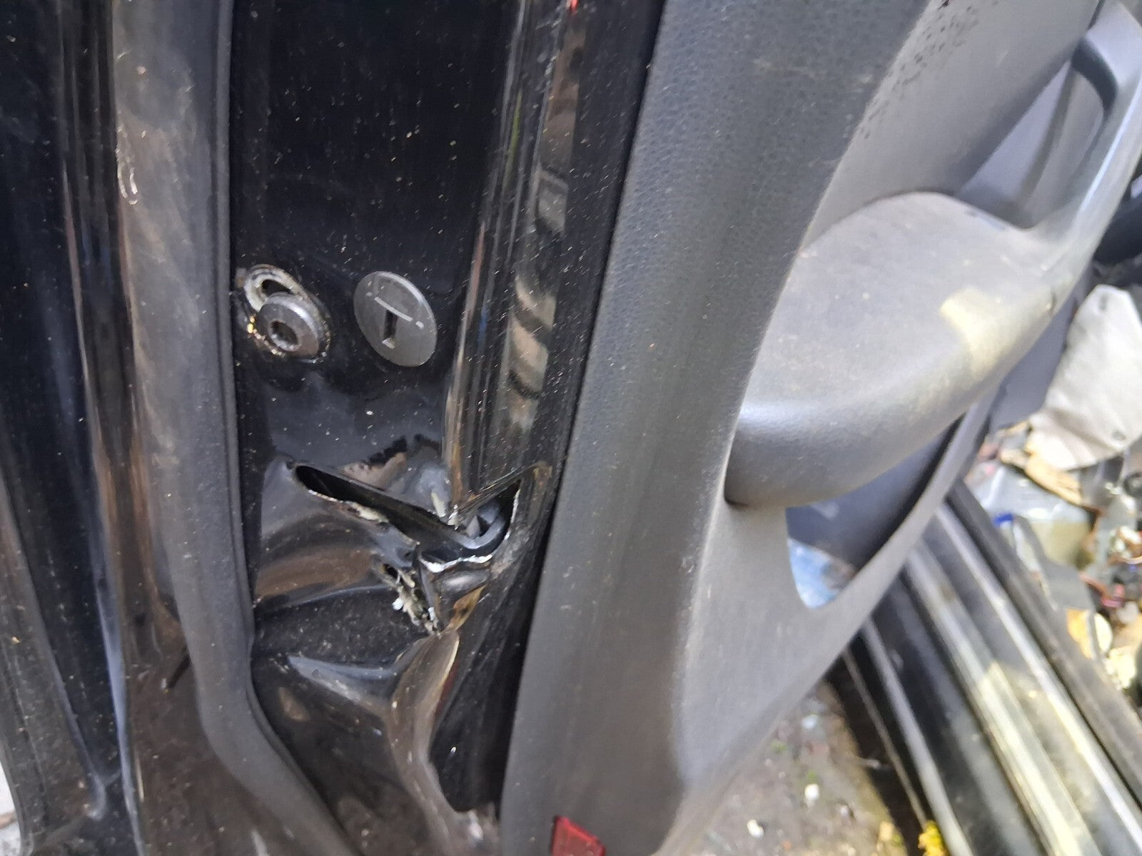 2016 AUDI Q3 8U NSF PASSENGER SIDE FRONT DOOR LOCK MECHANISM