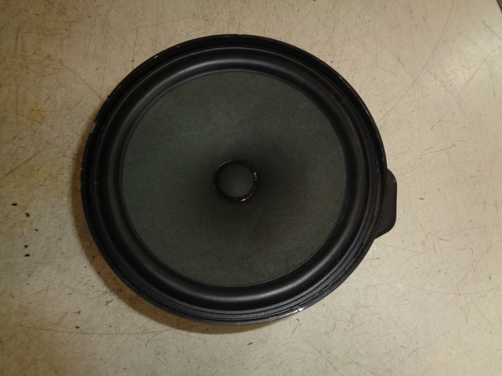 MERCEDES BENZ GLA X156 2019 NSF PASSENGER SIDE FRONT DOOR SPEAKER A2468200100