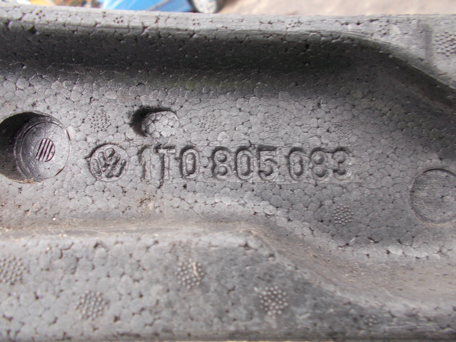 2005 VOLKSWAGEN VW TOURAN FRONT BUMPER SUPPORT BAR FOAM 1T0805083