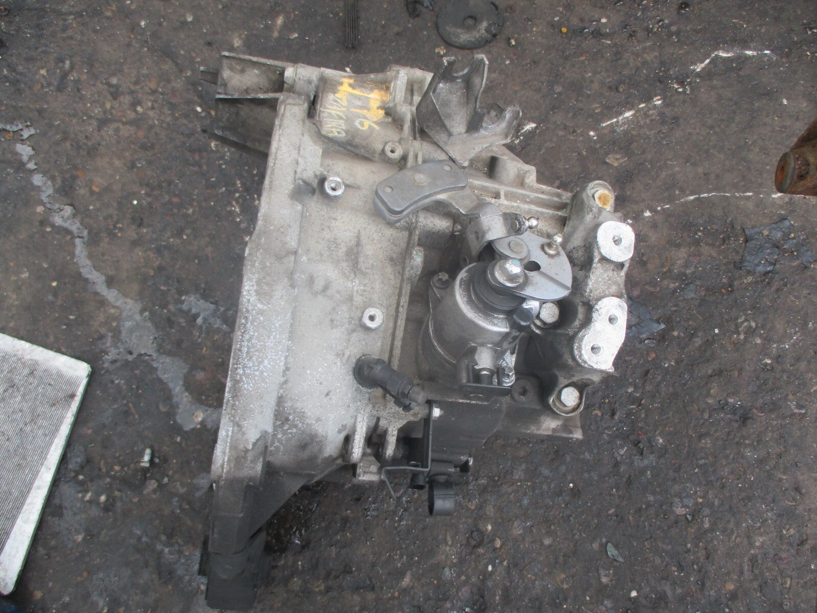 VAUXHALL ZAFIRA C 2014 2.0 DIESEL 6 SPEED MANUAL GEARBOX F40 GBA