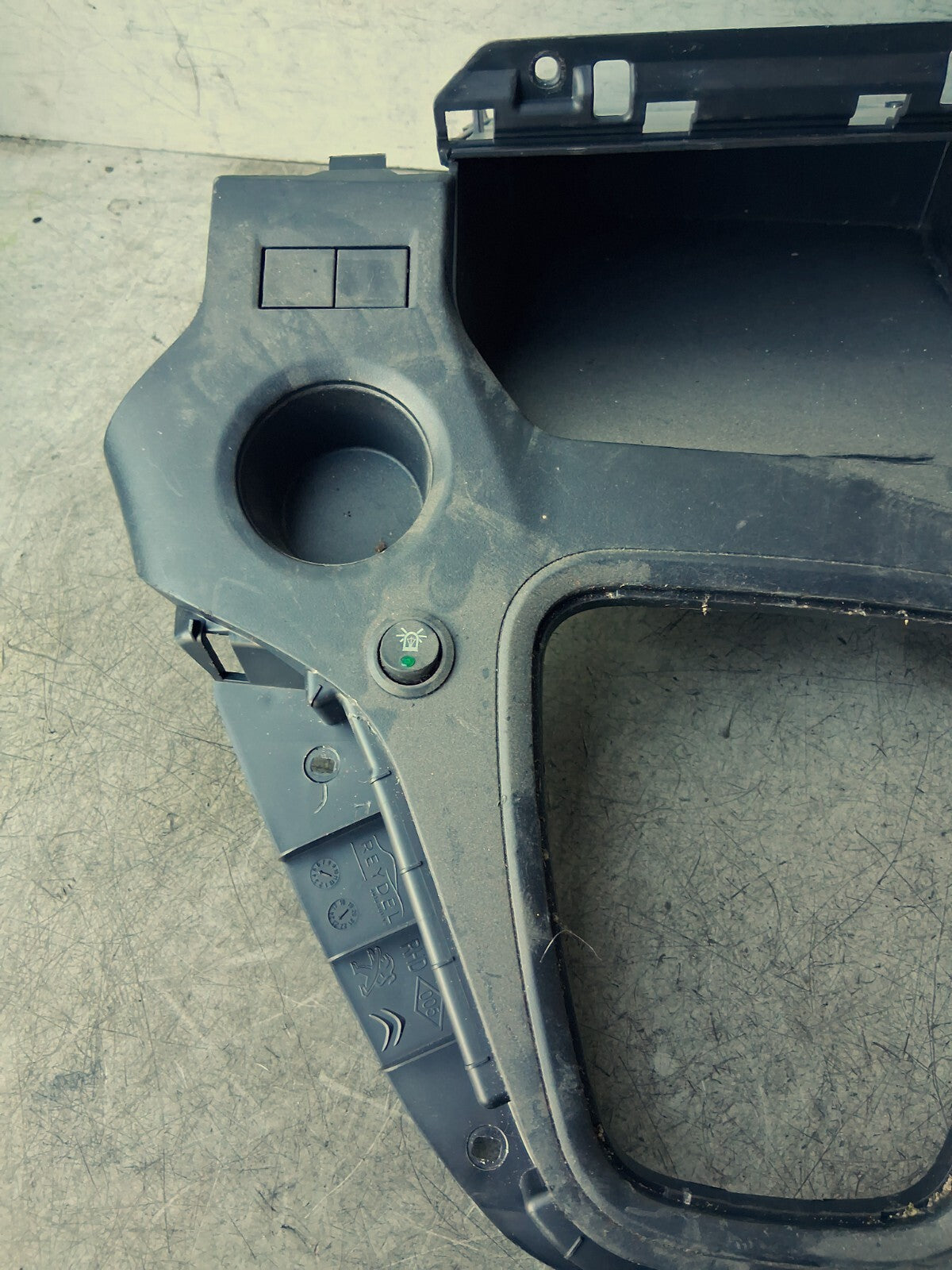 2023 CITROEN BERLINGO MK3 GEAR STICK PARKING BUTTON SURROUND TRIM 9841761077