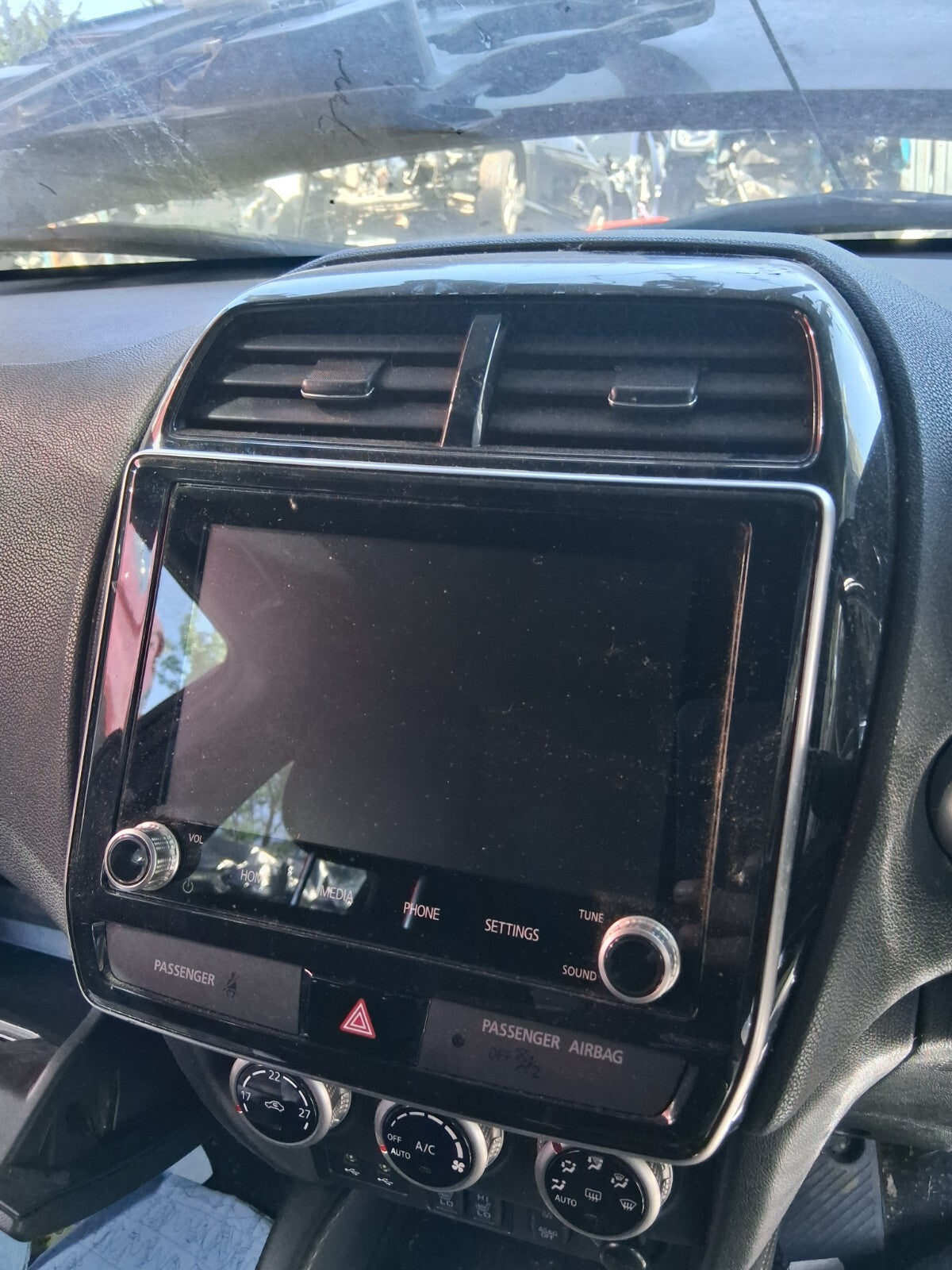 2020 MITSUBISHI ASX FRONT DASH DASHBOARD AIR VENTS & BLACK TRIM HAS SCRATCHES