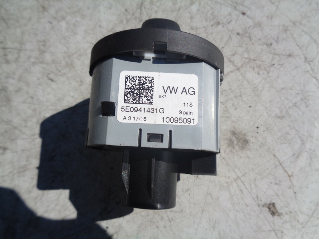 SKODA FABIA 2018 MK3 NJ HEADLIGHT CONTROLLER SWITCH BUTTON 5E0941431G