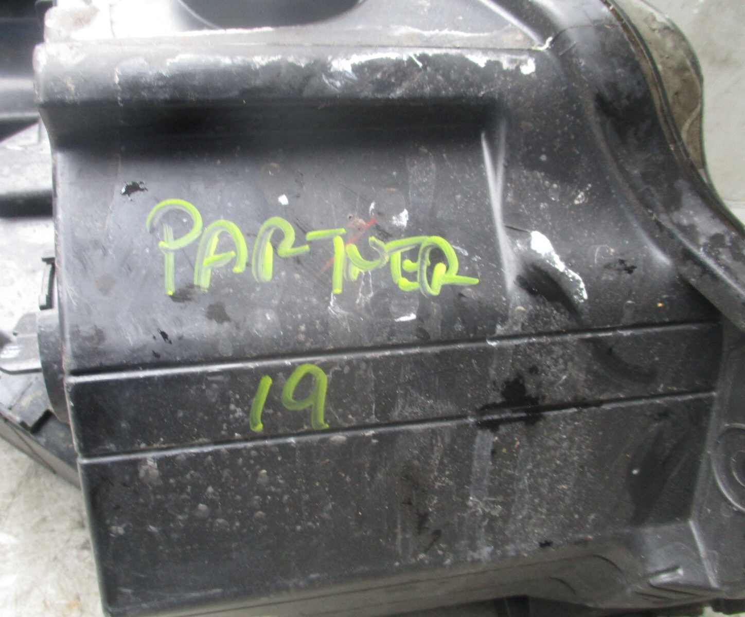 2019 PEUGEOT PARTNER OSF DRIVERS SIDE FRONT HEADLIGHT 9816826180