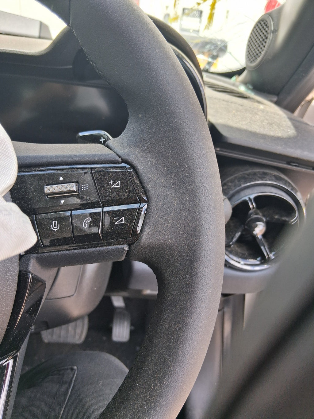 2025 ALFA ROMEO JUNIOR 3 SPOKE MULTIFUNCTION LEATHER STEERING WHEEL