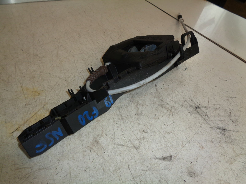 BMW 1 SERIES F20 2019 LCI NSF PASSENGER SIDE FRONT EXTERIOR DOOR HANDLE CARRIER