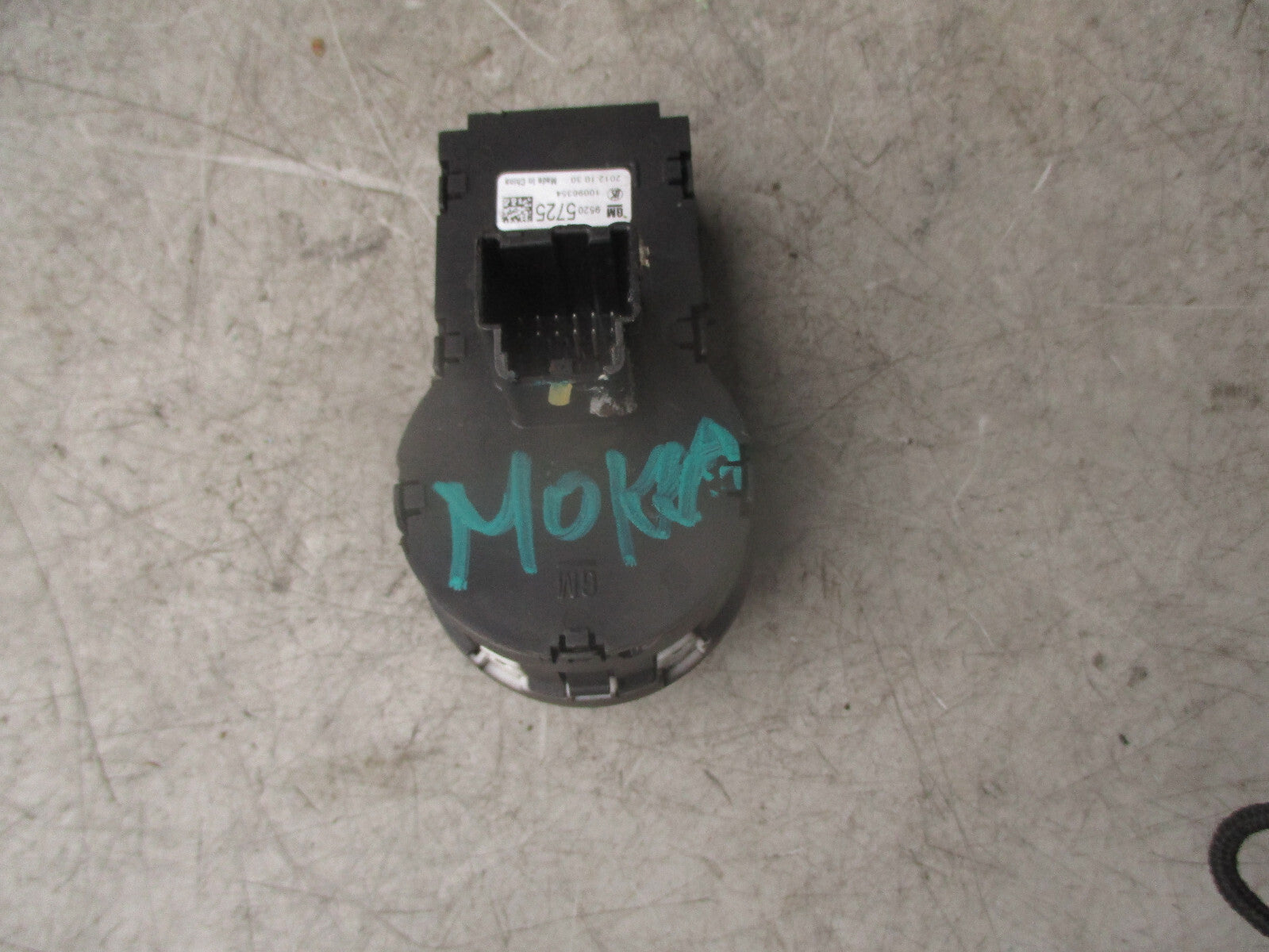 2013 VAUXHALL MOKKA HEADLIGHT SWITCH CONTROL PANEL 95205725