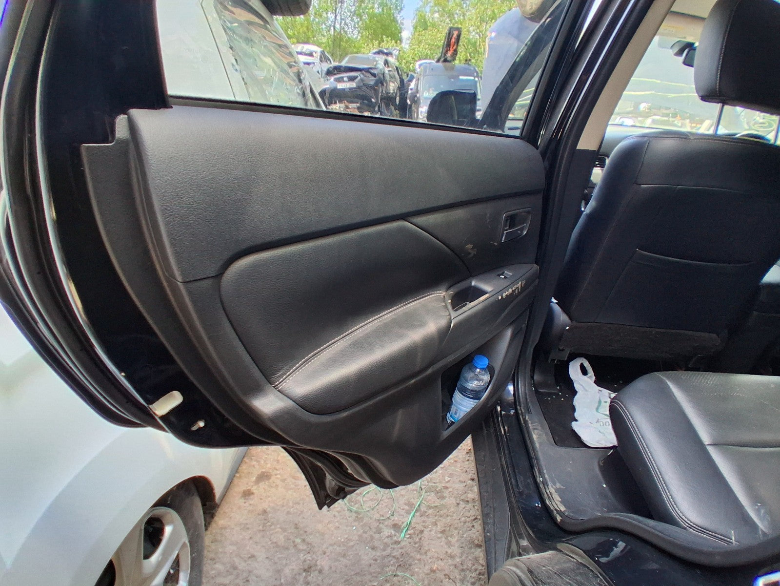 2018 MITSUBISHI OUTLANDER MK3 NSR PASSENGER SIDE REAR LEATHER DOOR CARD PANEL