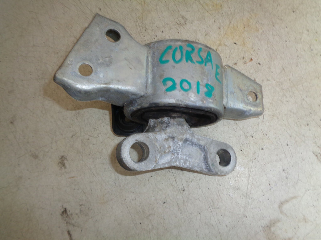 VAUXHALL CORSA E 2018 1.4 PETROL TURBO GEARBOX MOUNT 13427217