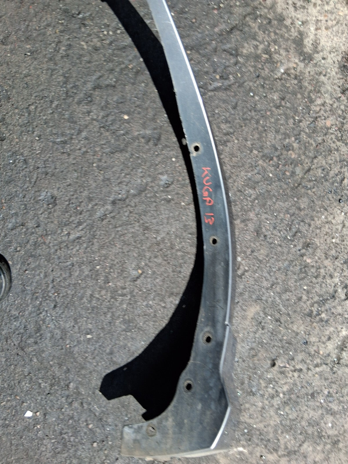 2013 FORD KUGA MK2 NSF PASSENGER SIDE WHEEL ARCH TRIM WITH SENSORS CV4JS16D239