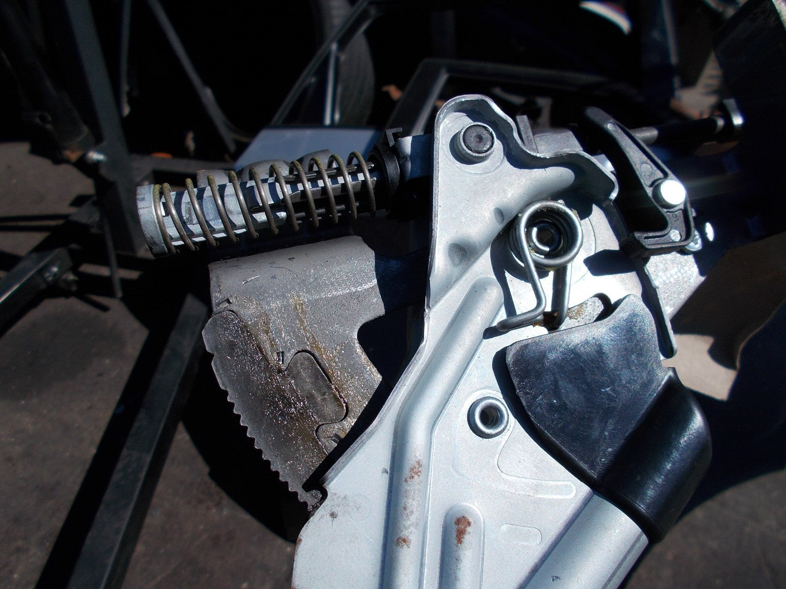 BMW 1 SERIES E81 E82 E87 HAND BRAKE LEVER 6782750