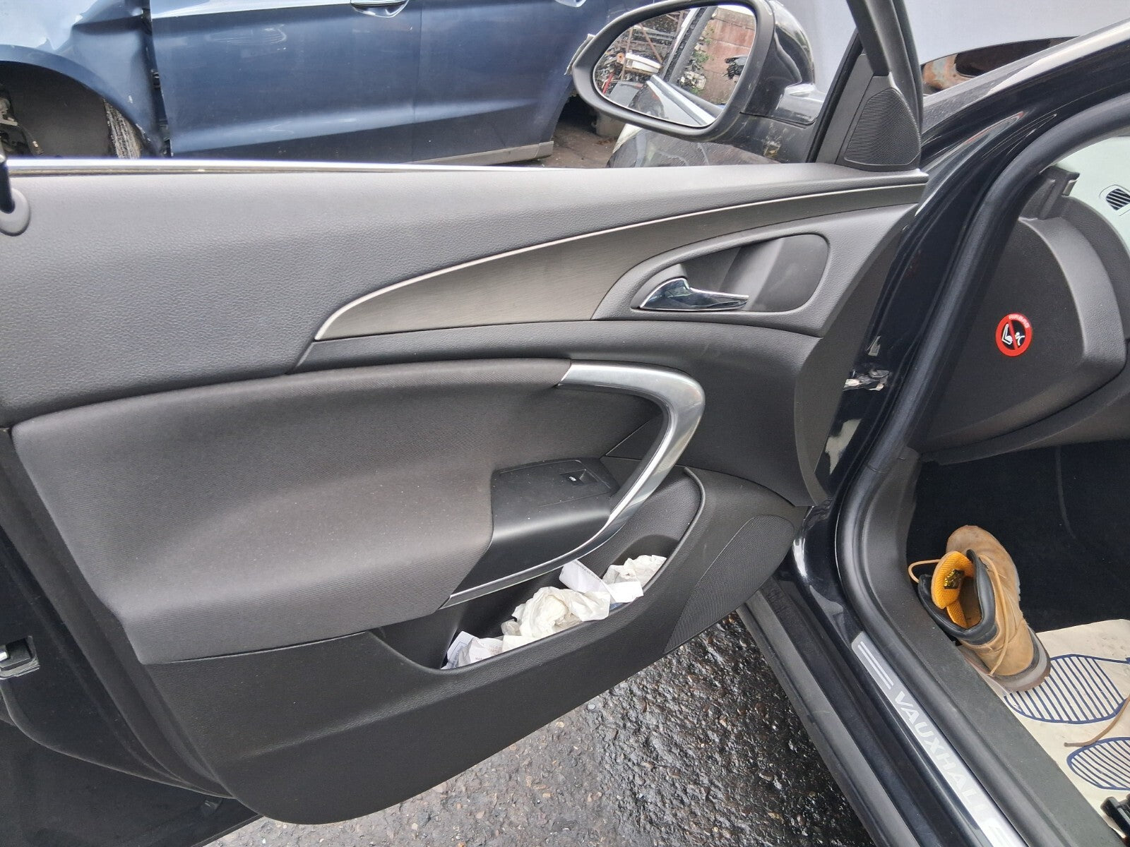 2011 VAUXHALL INSIGNIA MK1 ESTATE NSF PASSENGER SIDE DOOR CARD WITHOUT SWITCH