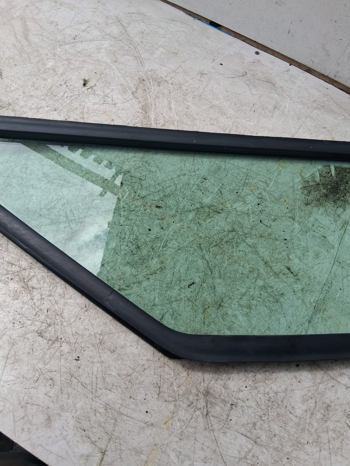2020 MERCEDES BENZ SPRINTER W907 OSF DRIVER SIDE FRONT RIGHT QUARTER GLASS