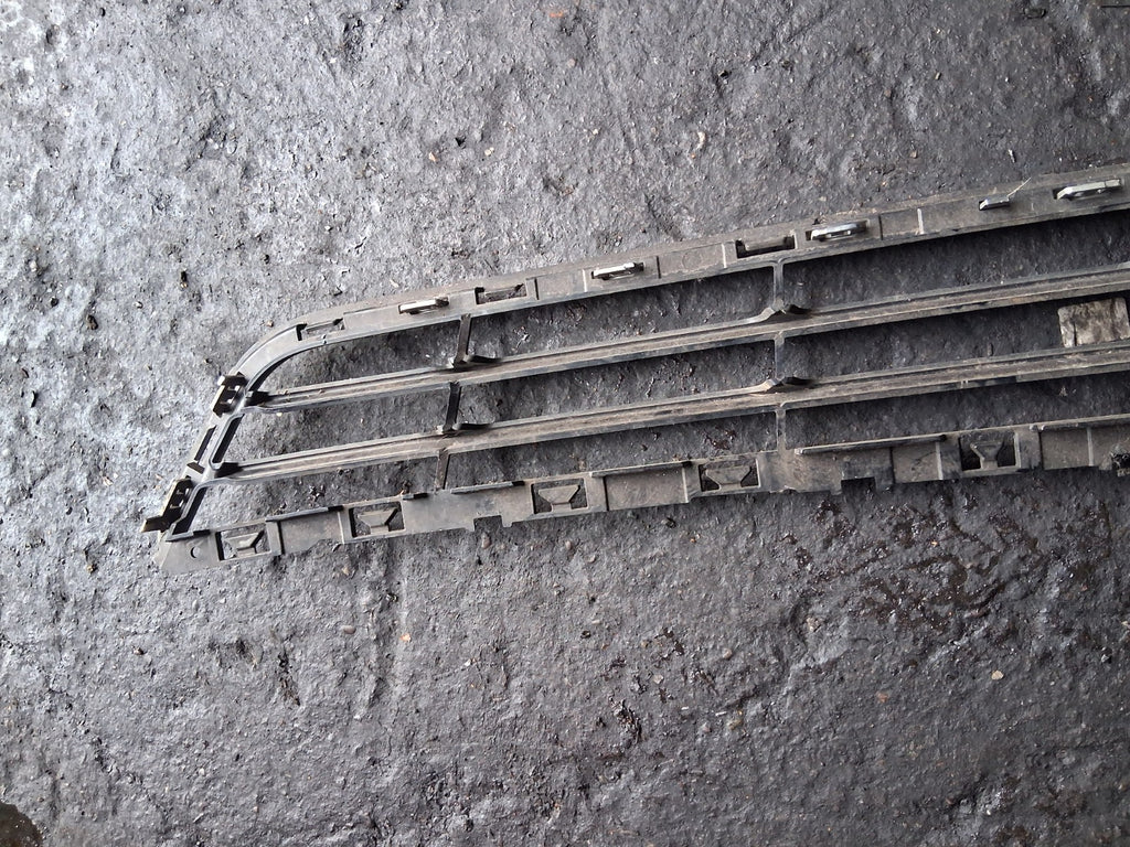 2016 FORD MONDEO MK5 HATCHBACK FRONT BUMPER LOWER GRILL DS7317B968