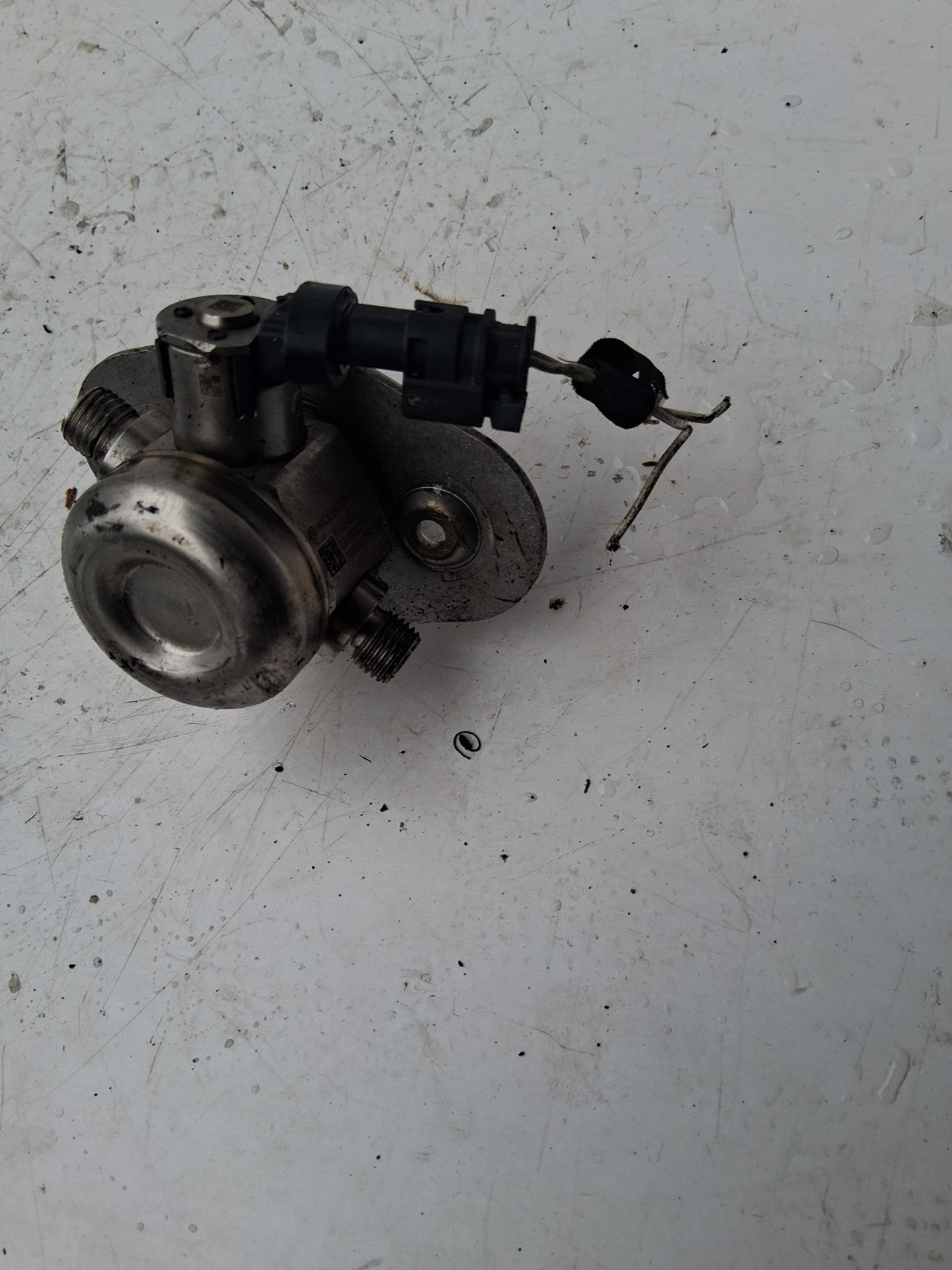 2024 BMW 2 SERIES F44 COUPE HIGH PRESSURE FUEL PUMP 0261520258