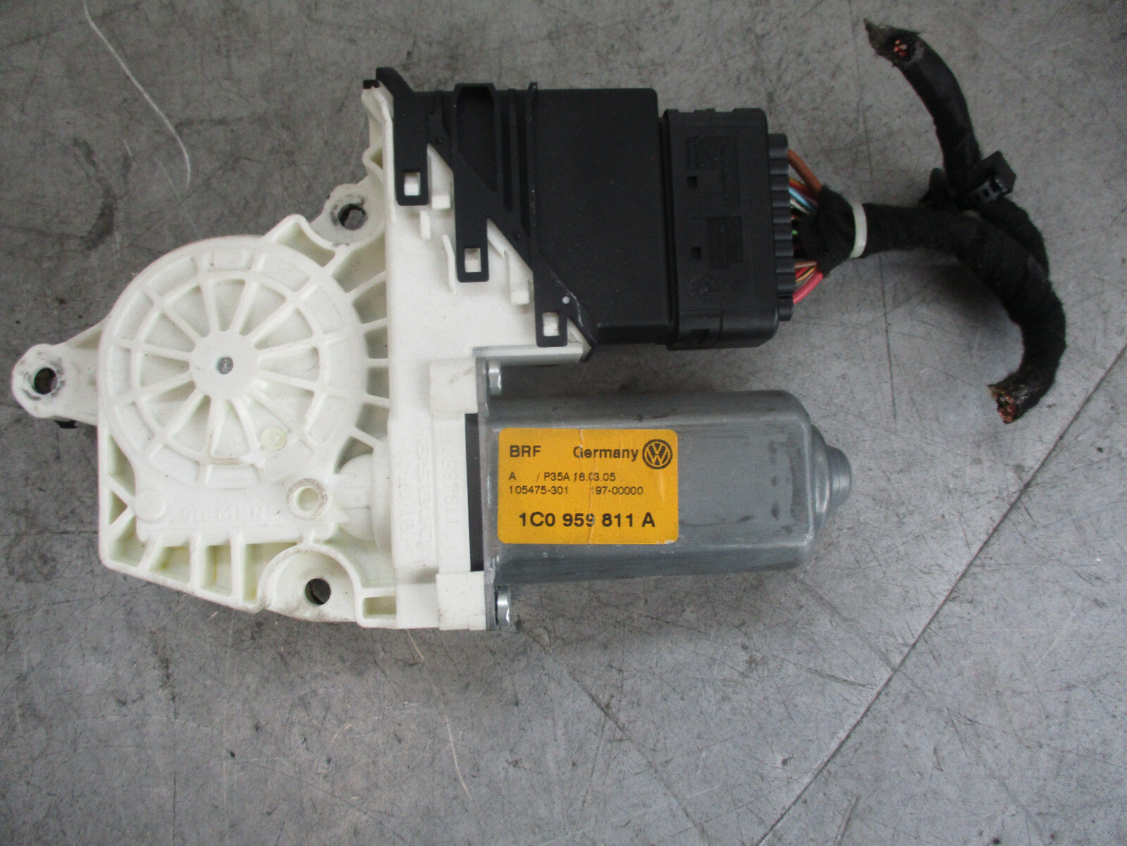 VW VOLKSWAGEN GOLF MK4 NS PASSENGER SIDE FRONT WINDOW WIPER MOTOR 1C0959811A
