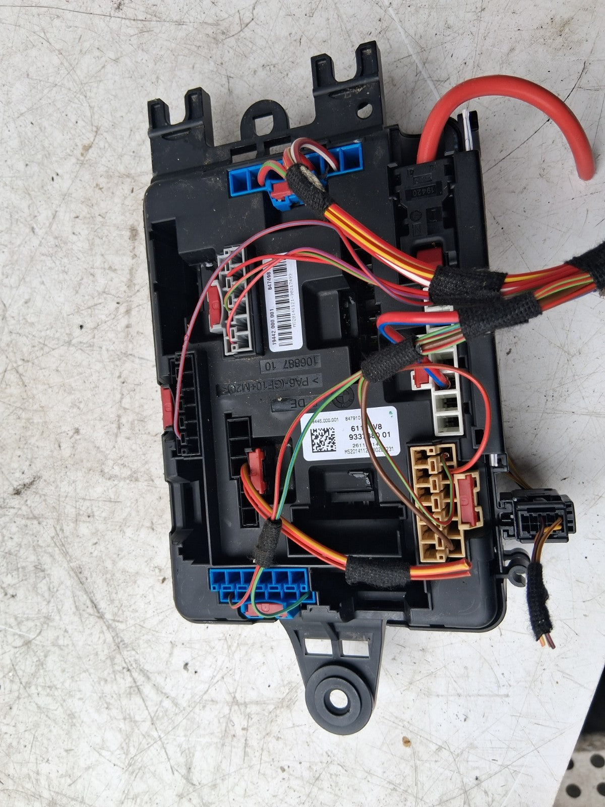 2014 BMW 3 SERIES F31 F30 RELAY FUSE BOX 9337880
