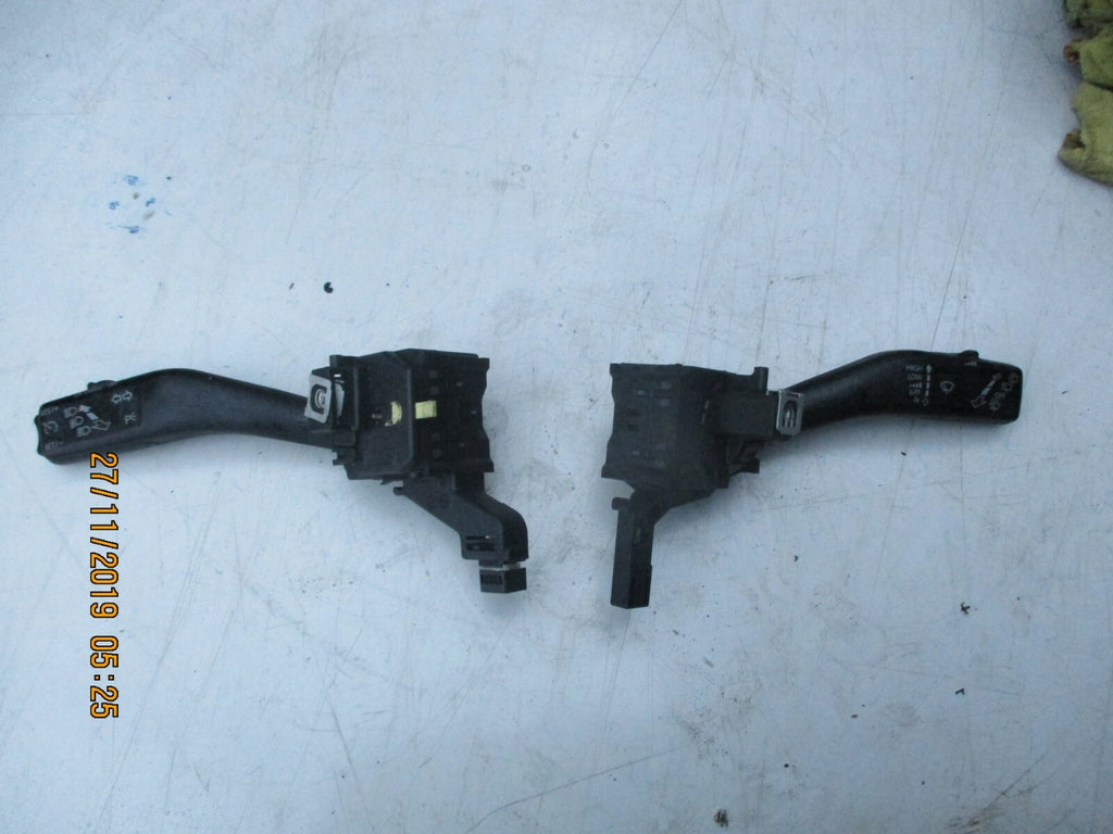 VOLKSWAGEN TOURAN 2010 INDICATOR LIGHT WIPER SWITCH STALK 1K0953513G 1K0953519H