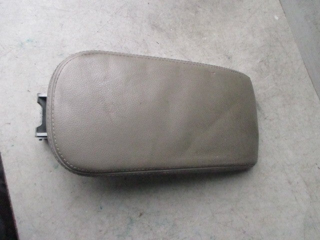 2009 RENAULT MEGANE MK2 ARM REST