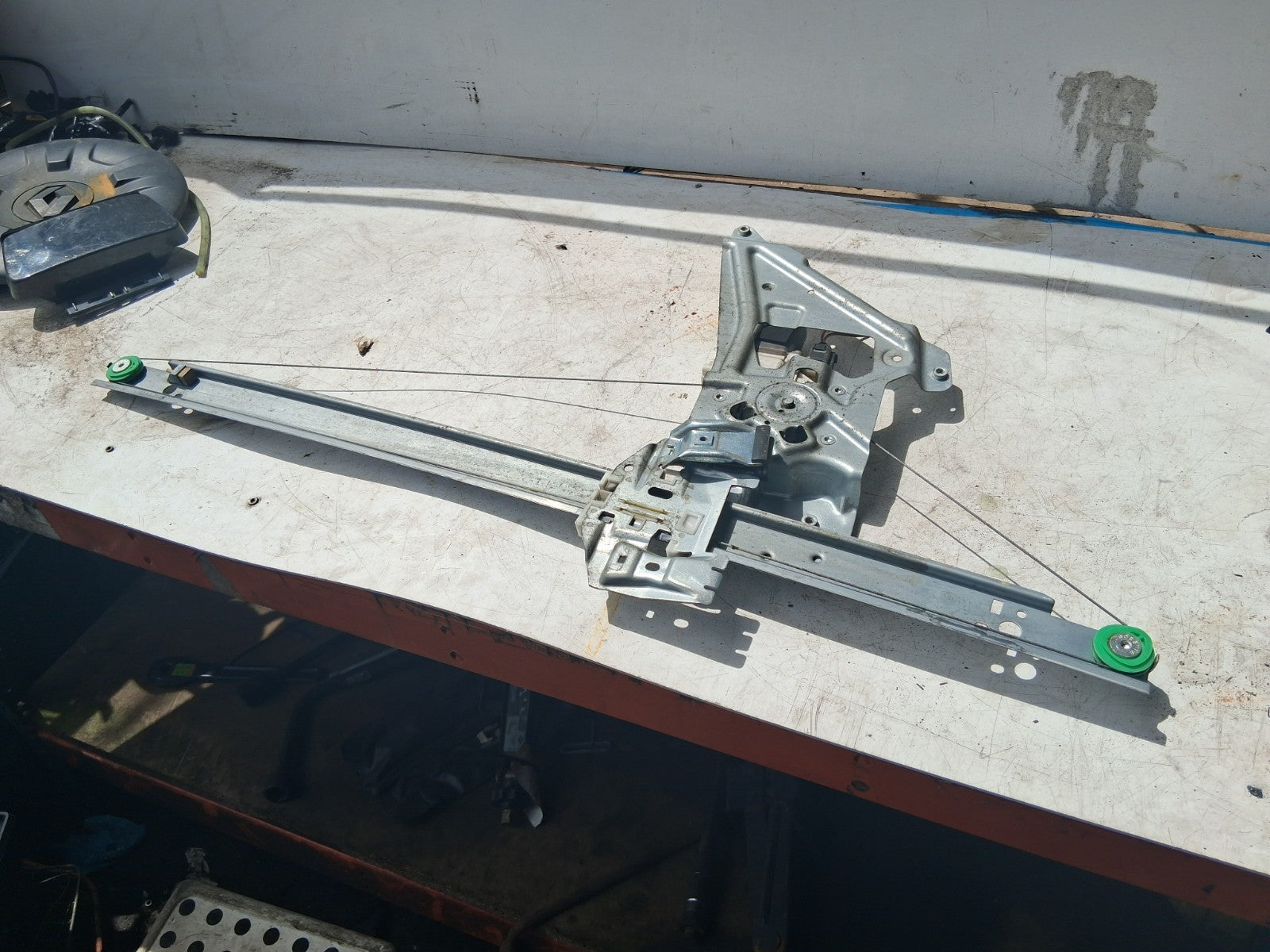 2010 MERCEDES SPRINTER W906 NSF PASSENGER SIDE FRONT WINDOW MOTOR & REGULATOR