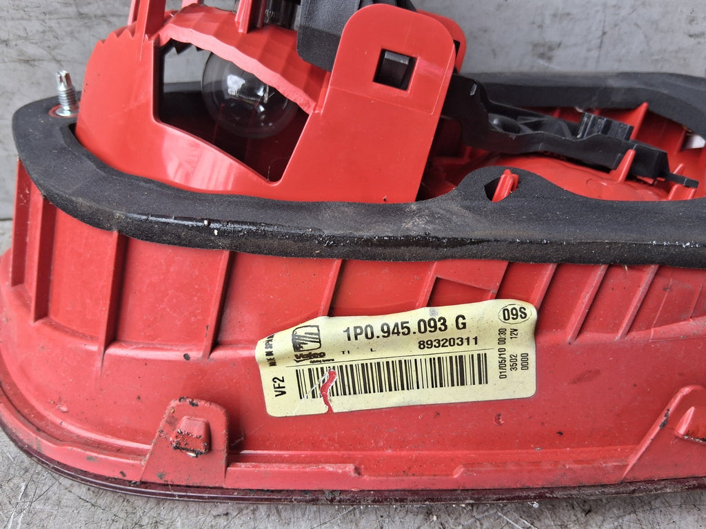 2010 SEAT LEON MK2 FACELIFT NSR PASSENGER SIDE REAR INNER TAIL LGHT 1P0945093G