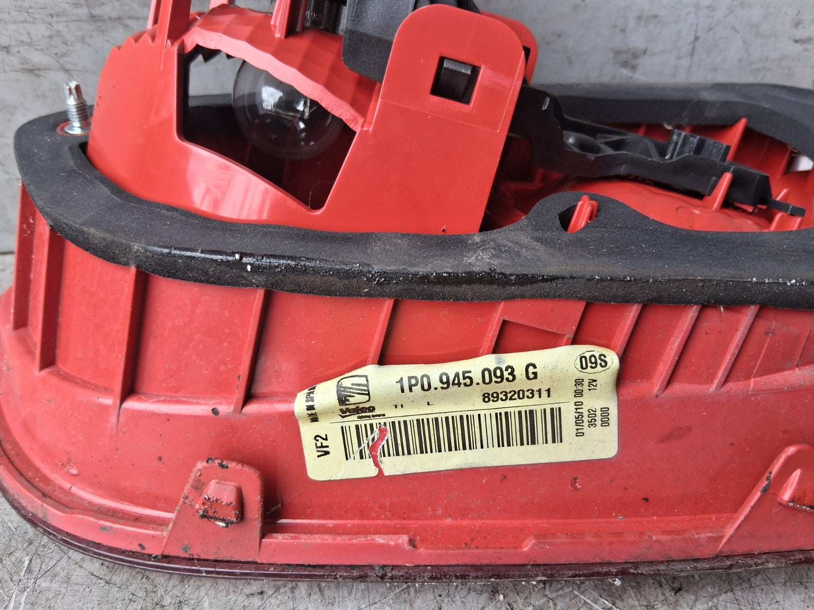 2010 SEAT LEON MK2 FACELIFT NSR PASSENGER SIDE REAR INNER TAIL LGHT 1P0945093G