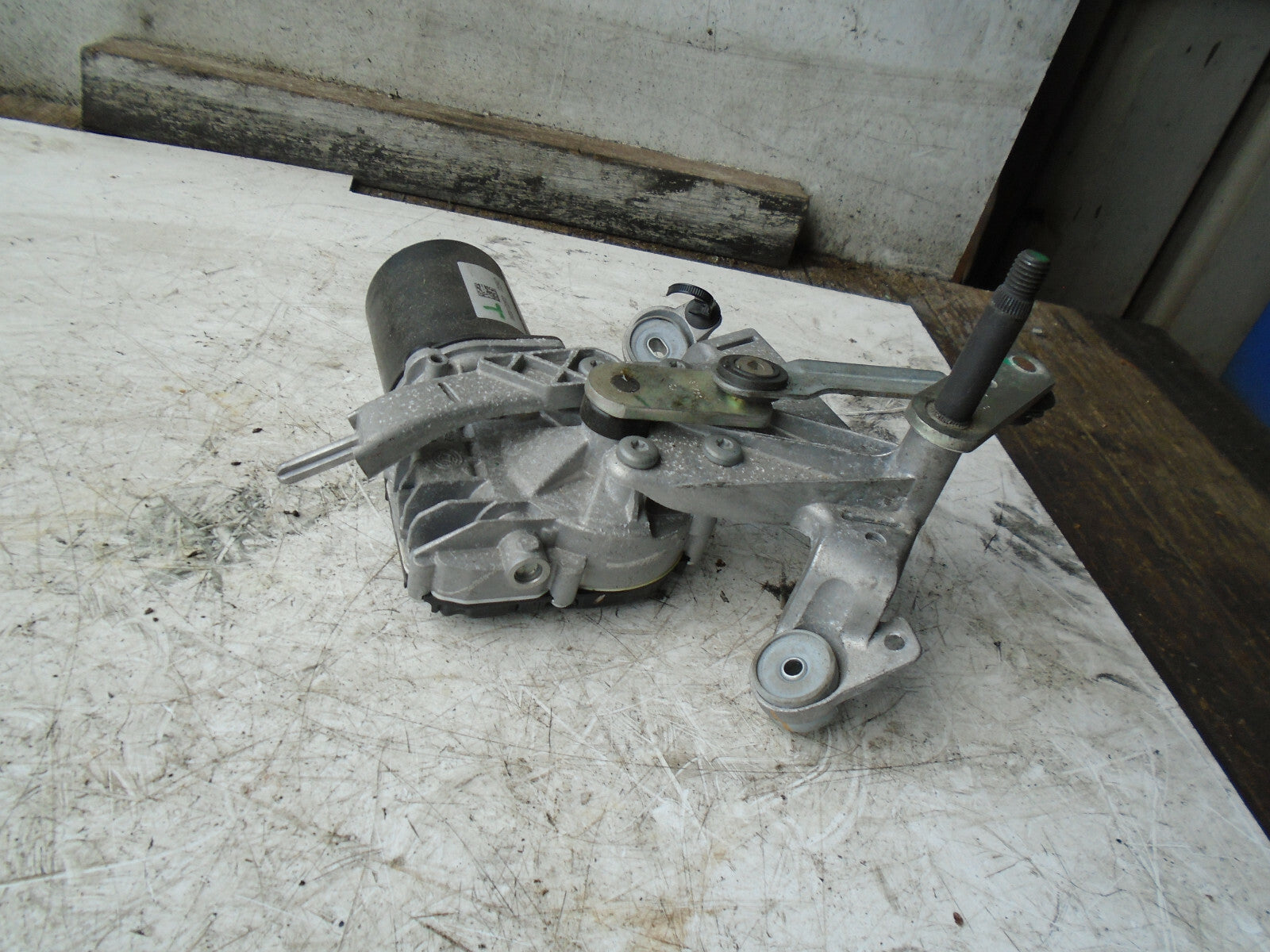 FORD S MAX MK2 2018 OS DRIVER SIDE RIGHT WIPER MOTOR W000102755