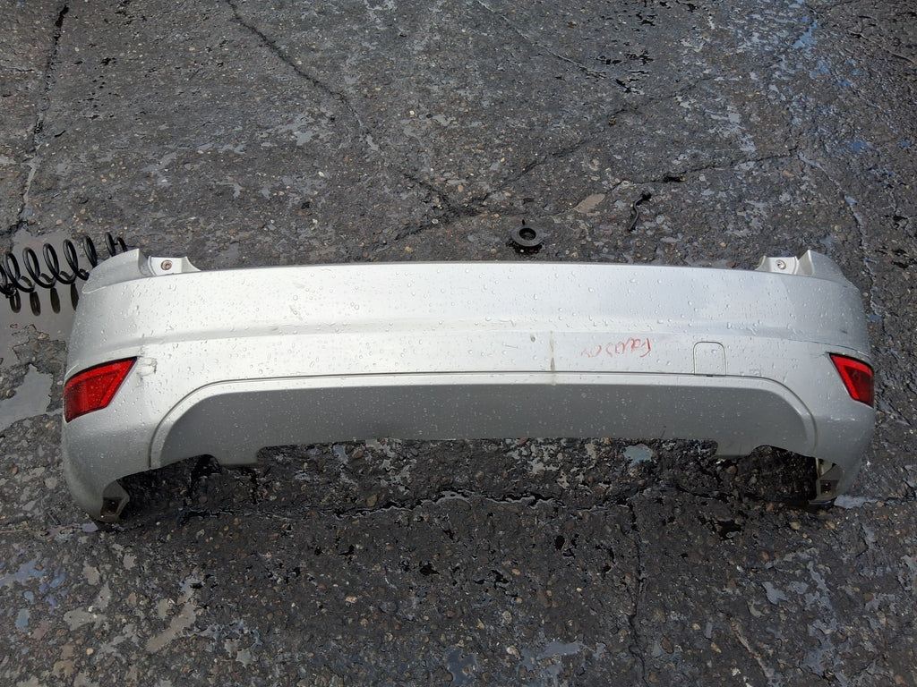 2008 FORD FOCUS MK2 HATCHBACK REAR COMPLETE BUMPER SILVER