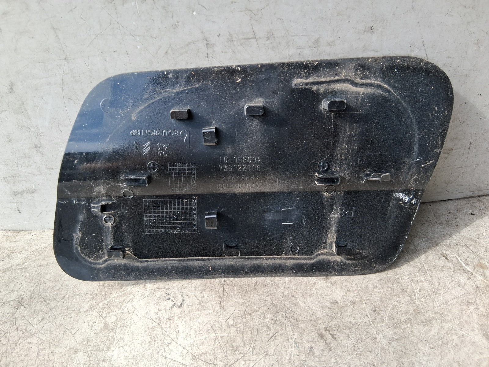 2019 PEUGEOT 5008 MK2 FUEL FLAP LID COVER BLACK 98122157A