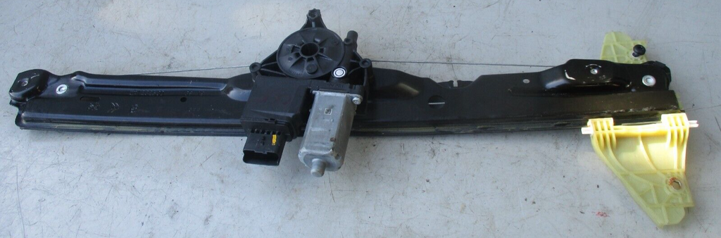 VAUXHALL VIVARO 2021 OSF DRIVERS SIDE FRONT WINDOW MOTOR REGULATOR 9829503580