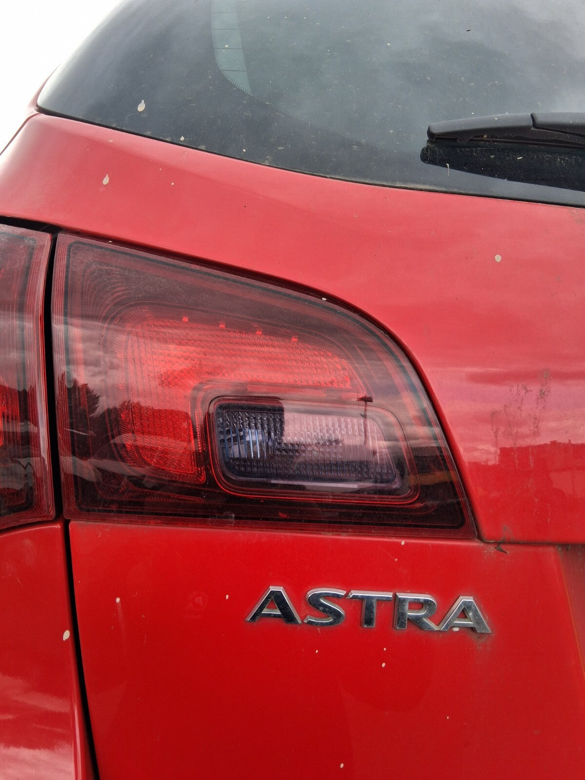 2015 VAUXHALL ASTRA J MK6 ESTATE NSR PASSENGER SIDE REAR INNER REAR LIGHT LAMP