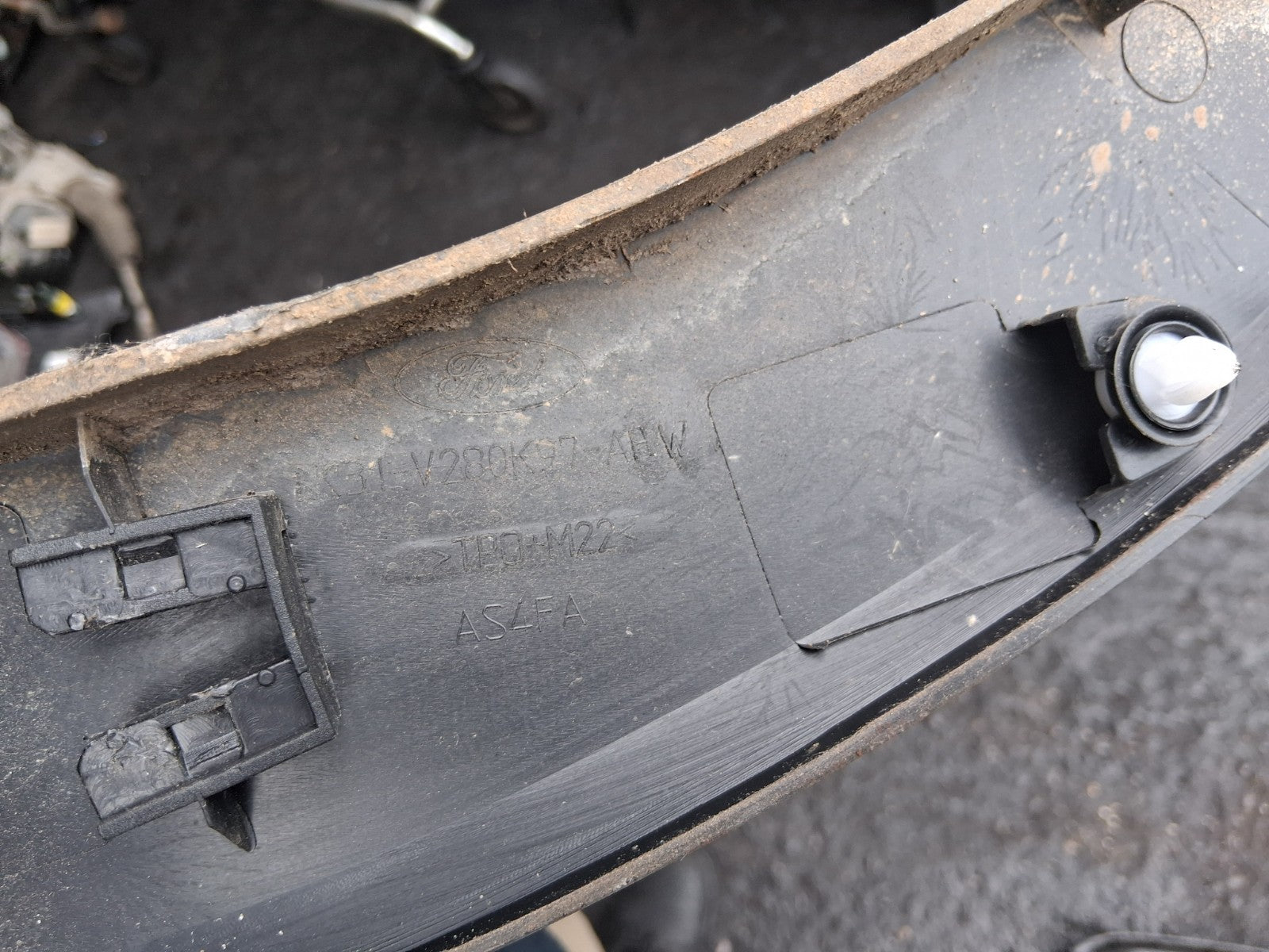 2023 FORD TRANSIT 350 MK8 NSR PASSENGER SIDE REAR WHEEL ARCH TRIM BK31V280K97