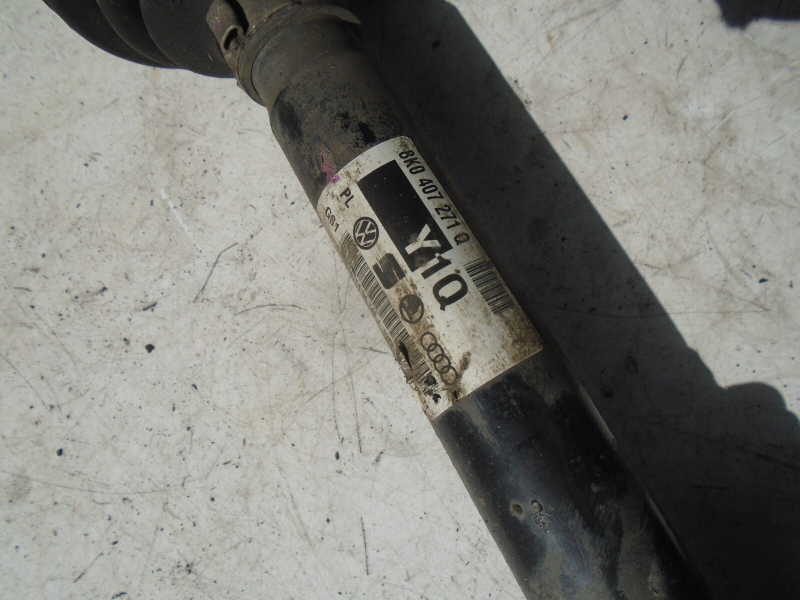 AUDI A4 2011 B8 2.0 DIESEL MANUAL OSF DRIVER SIDE FRONT DRIVESHAFT 8K0407271Q