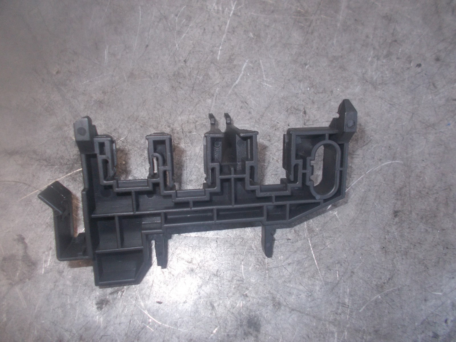MERCEDES C CLASS W202 STEERING COLUMN HOLDER BRACKET 2025461043