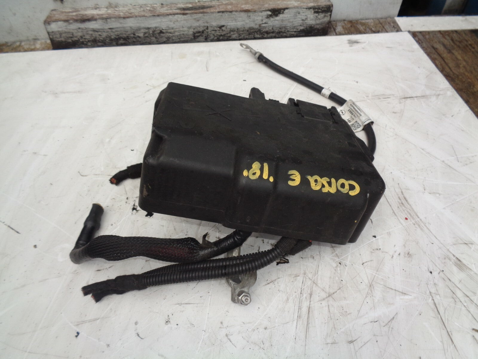 VAUXHALL CORSA E 2018 1.4 PETROL BATTERY TERMINAL FUSE BOX AND COVER 13491092