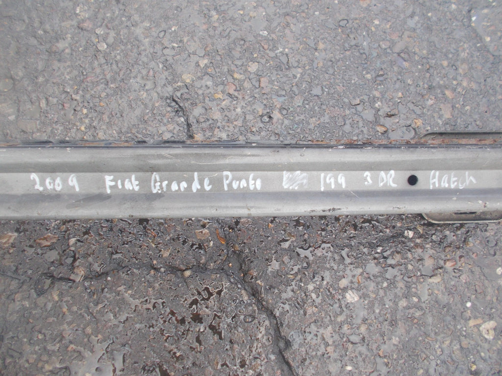FIAT GRADE PUNTO 199 2009 REAR BUMPER REINFORCEMENT SUPPORT BAR