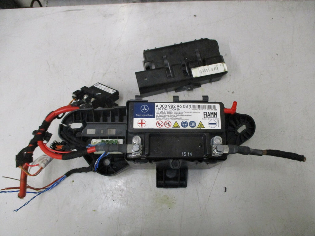 MERCEDES GLA220 2.1 2014 BATTERY WITH BOX HOLDER WIRE CONNECTOR A0009826908