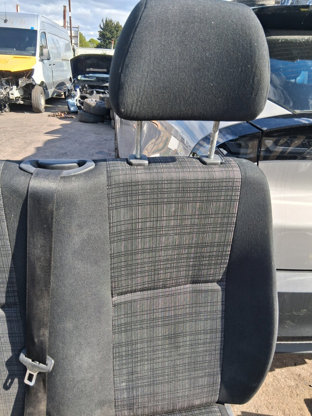 2016 MERCEDES SPRINTER W906 NSF PASSENGER SIDE FRONT SEAT WITH BASE