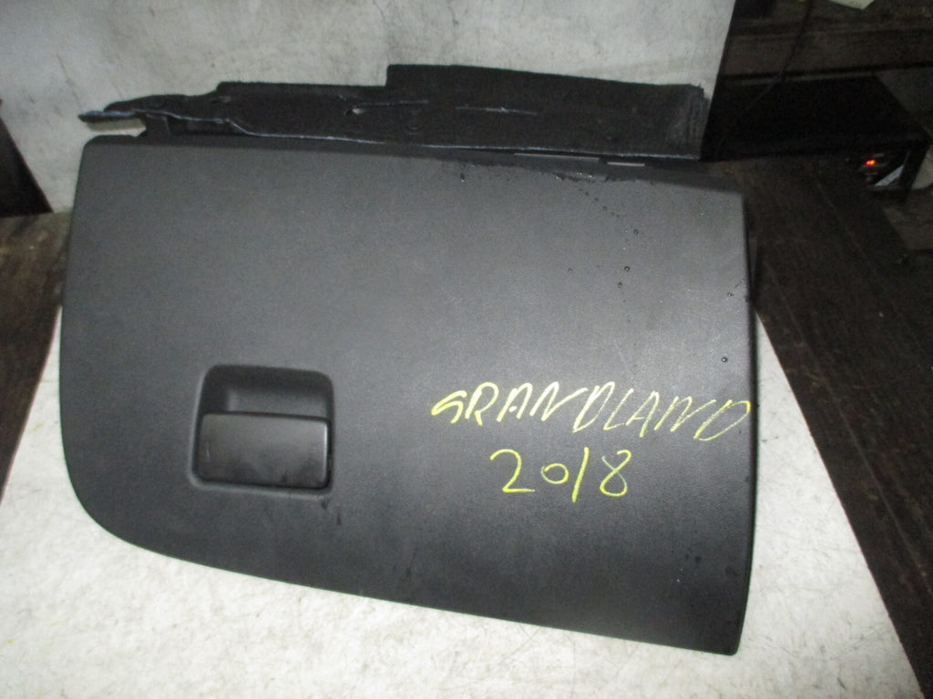 VAUXHALL GRANDLAND X 2018 STORAGE COMPARTMENT GLOVEBOX YP00082777
