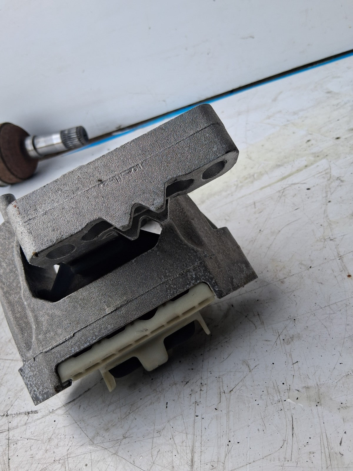 2024 AUDI A1 ENGINE MOUNT 2Q0199262BJ