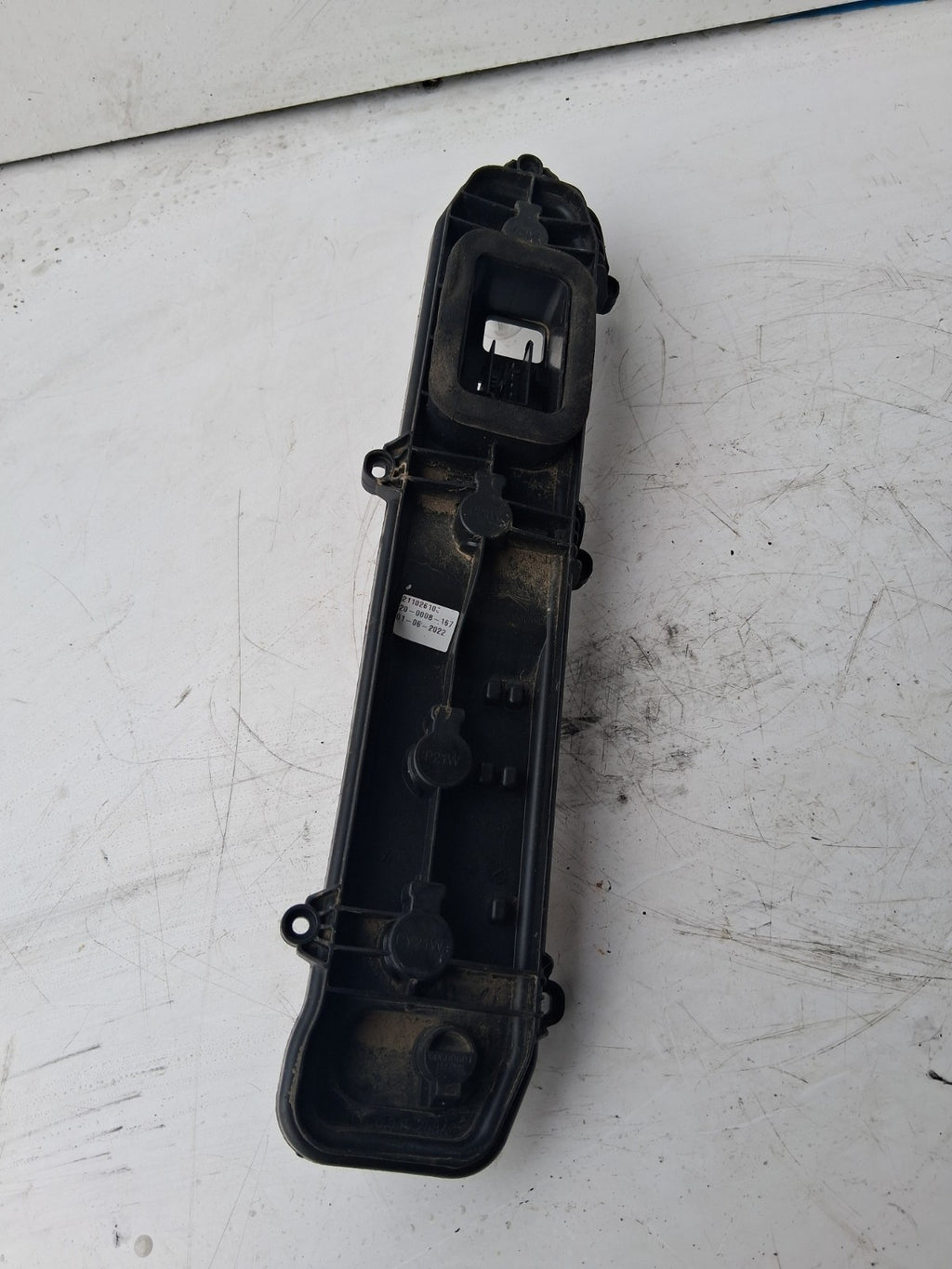 2022 VOLKSWAGON CRAFTER REAR LIGHT BULB HOLDER NSR PASSENGER LEFT SIDE 60619901