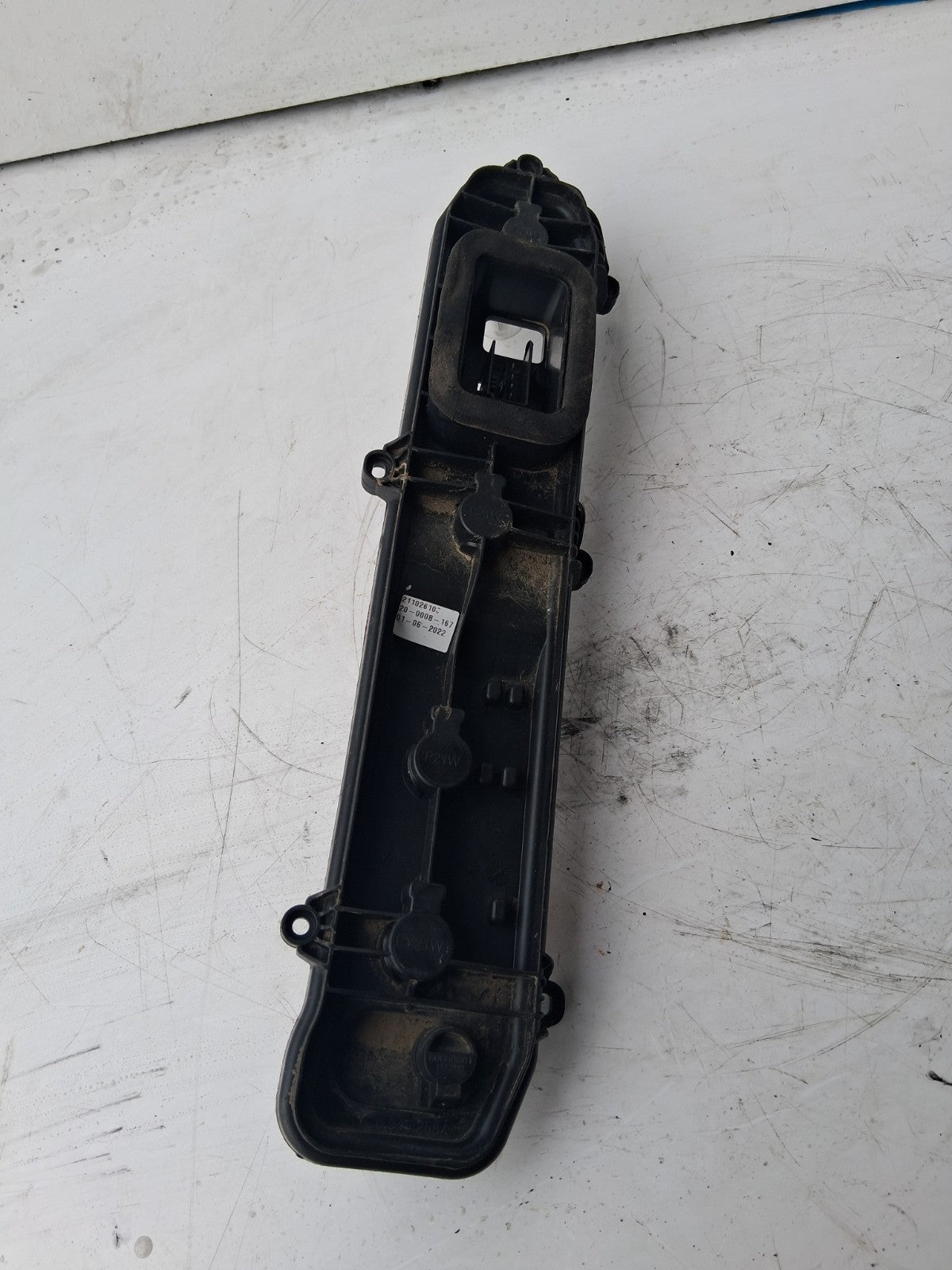 2022 VOLKSWAGON CRAFTER REAR LIGHT BULB HOLDER NSR PASSENGER LEFT SIDE 60619901