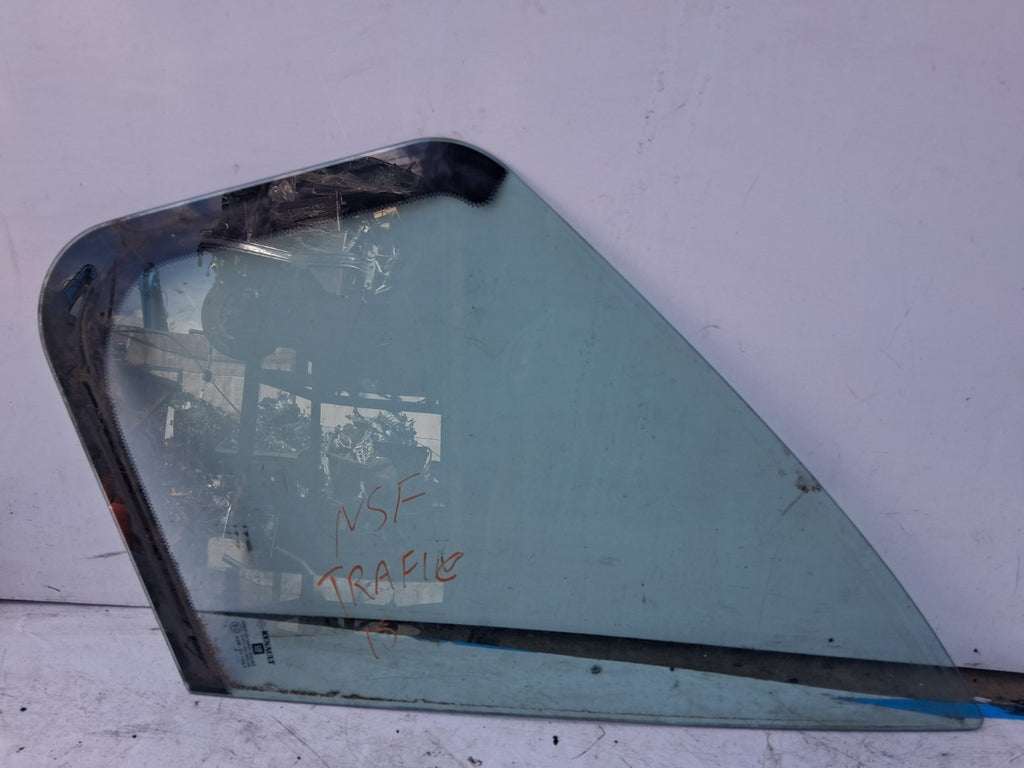 2015 RENAULT TRAFIC B X82 MK2 NSF PASSENGER SIDE FRONT LEFT QUARTER WINDOW GLASS